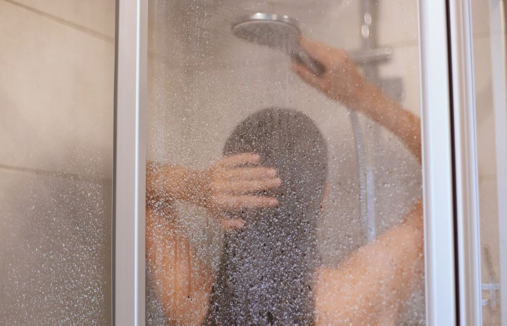 Rodzaje przegród prysznicowych – co warto wiedzieć przed zakupem?